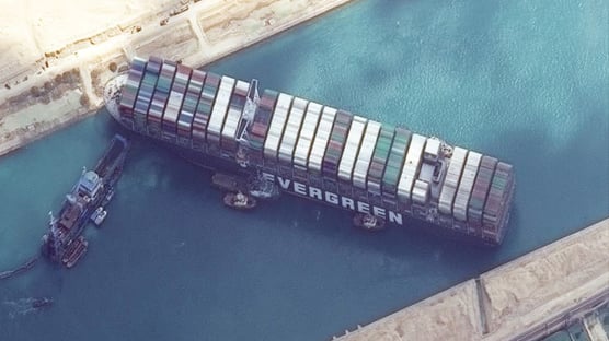 106860121-1616780983446-106860121-1616772119794-02_close_up_view_of_ever_given_ship_suez_canal_26march2021_wv2